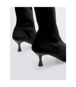 Botin Tacón Lola 2207 Negro